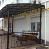 Монтаж защитных роллет ДоорХан в двух гостинницах, ручное управление